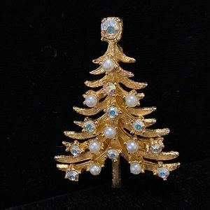 Mylu Christmas Tree Pin